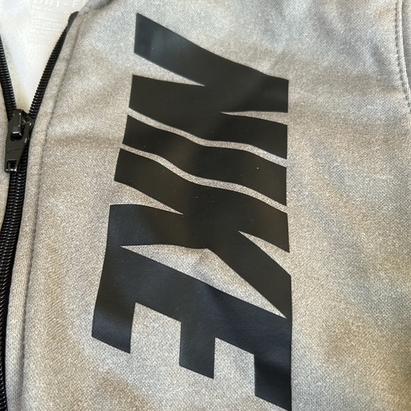 Nike hooded sweat jacket. dry fit. size 4/5 - Picture 2 of 4